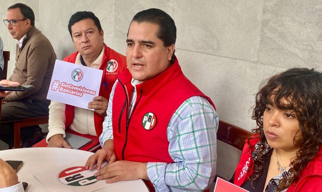 PRI Veracruz respalda la propuesta de Alejandro Moreno Cárdenas, para la eliminación de comisiones por transacciones bancarias&nbsp;básicas