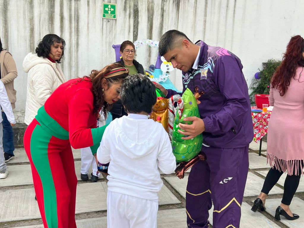 Halcones de Xalapa presente en el festival navideño del preescolar “Educación Orgánica César&nbsp;Coll”