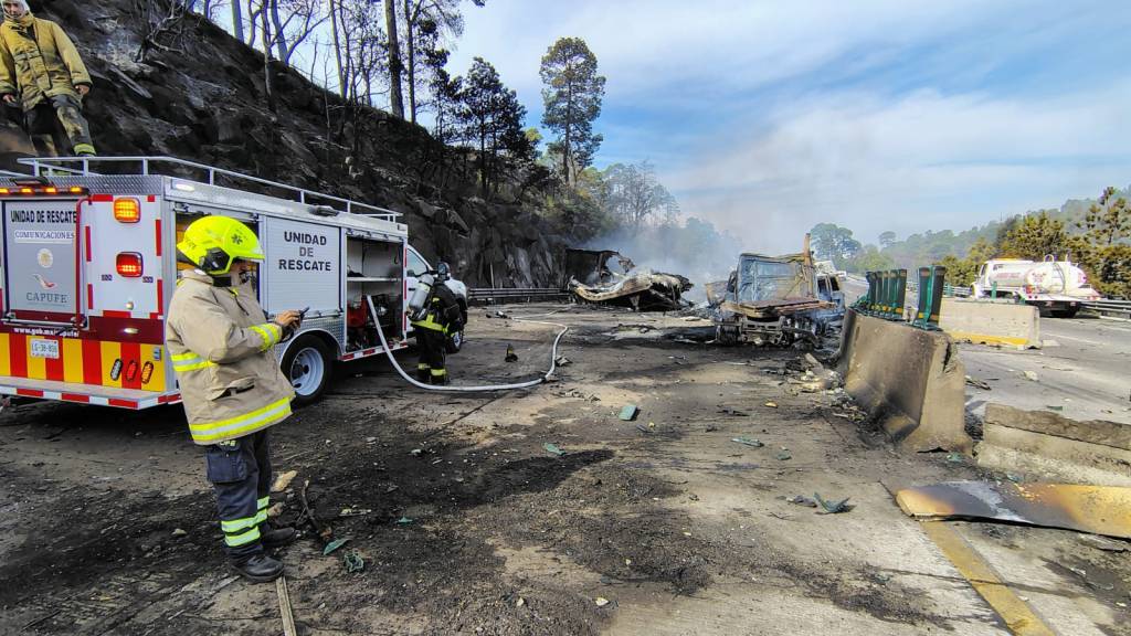 Choque multiple en la autopista México-Puebla, deja cierre de&nbsp;vialidad