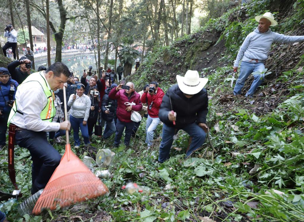 Gobierno estatal reconoce a Chignautla como ejemplo en la faena y&nbsp;tequio