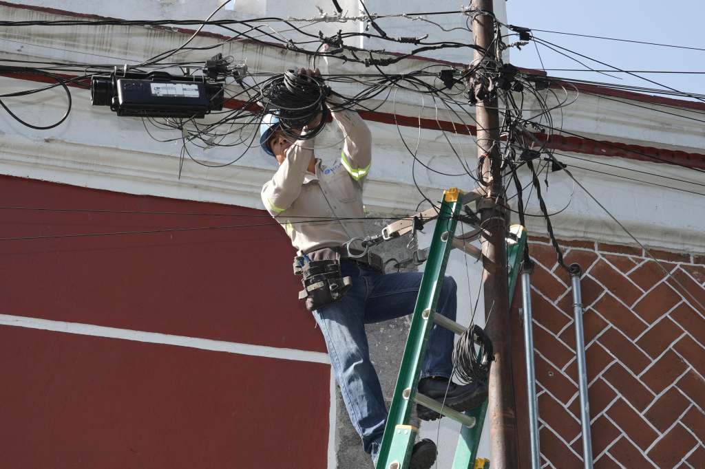 Gobierno de la Ciudad avanza con retiro de cableado en desuso para una Puebla más&nbsp;ordenada