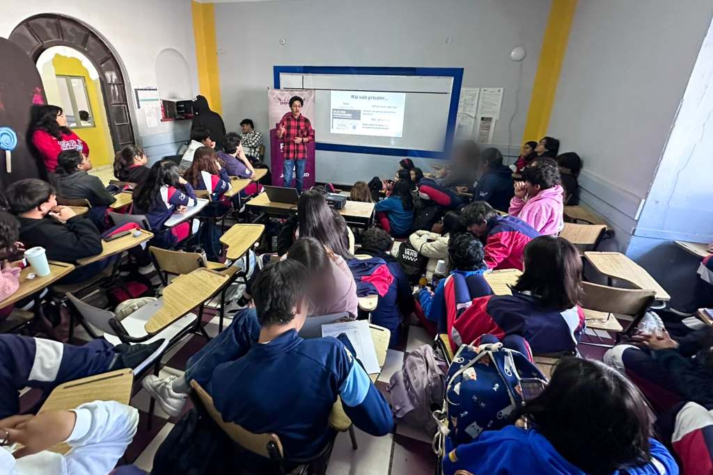Gobierno de la Ciudad capacita a jóvenes para prevención de adicciones y uso seguro de redes&nbsp;sociales