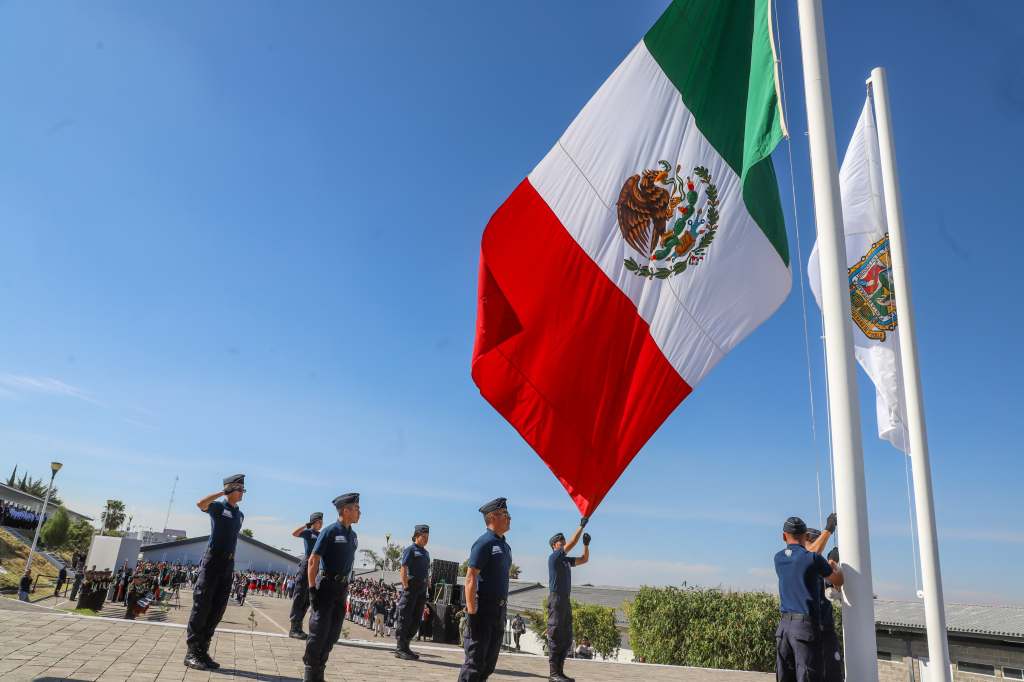 La bandera nacional enarbola la justicia y libertad: Alejandro Armenta