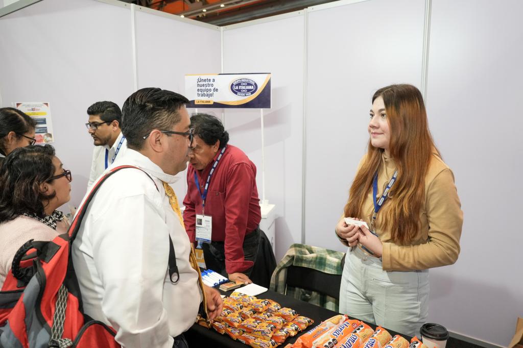 Con éxito, el Gobierno de la Ciudad llevó a cabo la 1ra Feria de Empleo en la&nbsp;capital