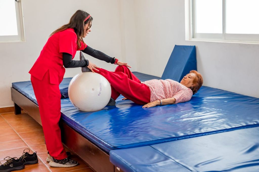 Brindó SMDIF más de 15 mil rehabilitaciones a 753 personas con&nbsp;discapacidad