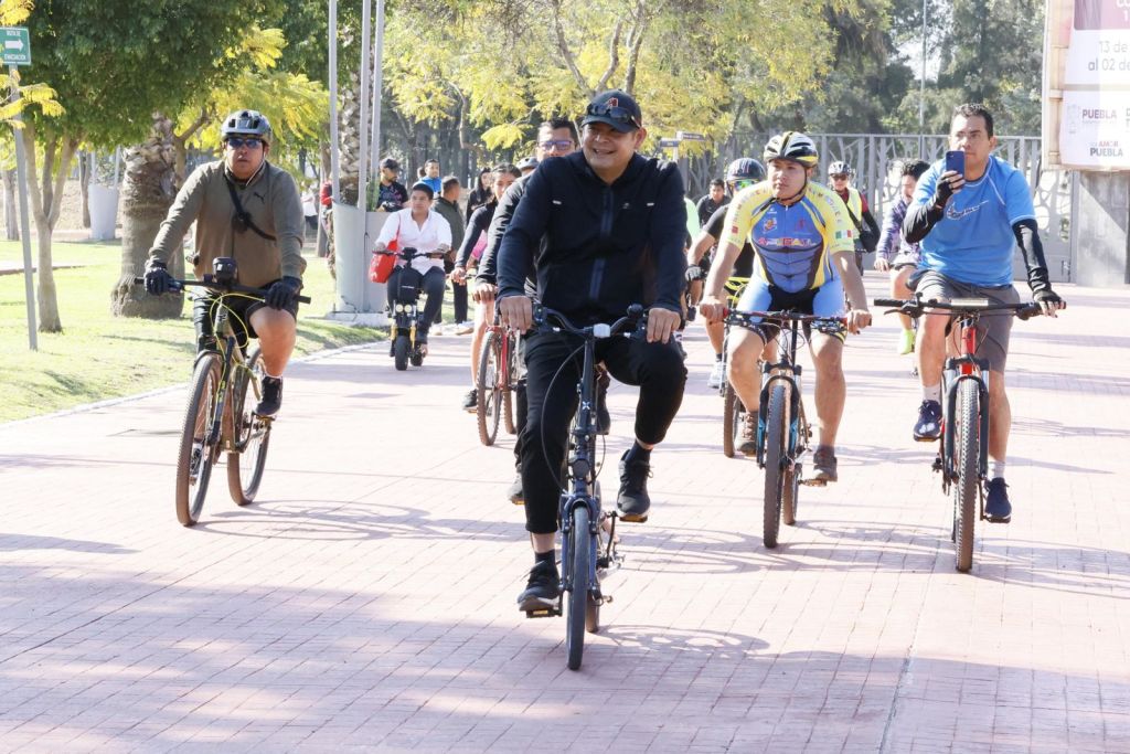 Primera Rodada Por Amor a Puebla une a ciclistas con Alejandro&nbsp;Armenta