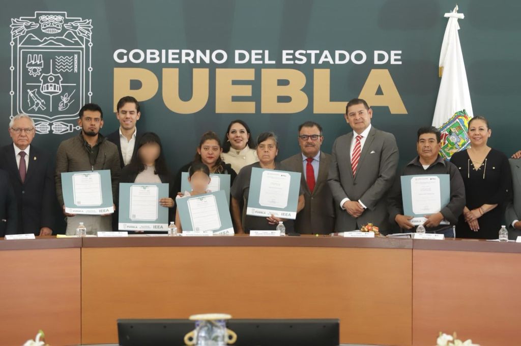 Puebla será primer estado en levantar la «Bandera Blanca» en analfabetismo con jornadas de alfabetización
