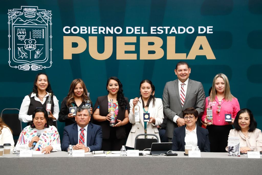 Reconoce Gobierno del Estado a mujeres mezcaleras galardonadas en Bruselas