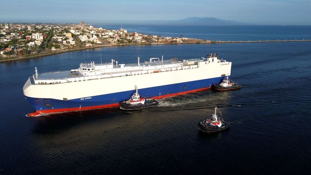 Buque con vehículos Hyundai zarpa desde Coatzacoalcos rumbo a&nbsp;EE.UU.