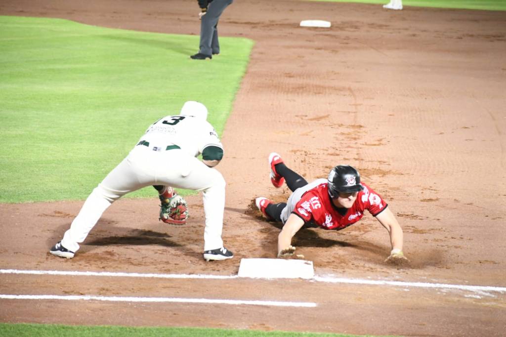 Pericos de Puebla pinta de blanco a los Piratas de&nbsp;Campeche