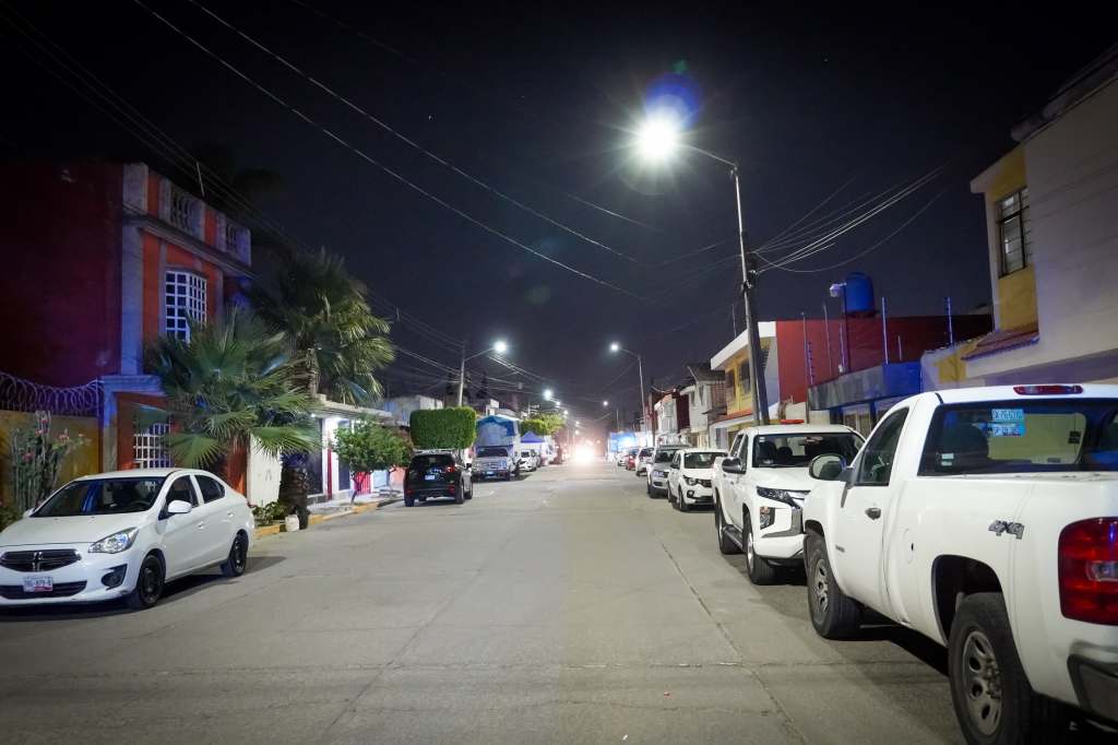 Entrega Pepe Chedraui 142 luminarias modernizadas en Lomas del&nbsp;Sur