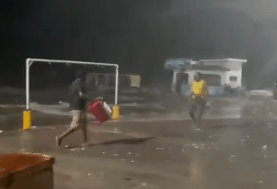 Impacta fuerte huracán ‘Erick’ en costas de&nbsp;Oaxaca