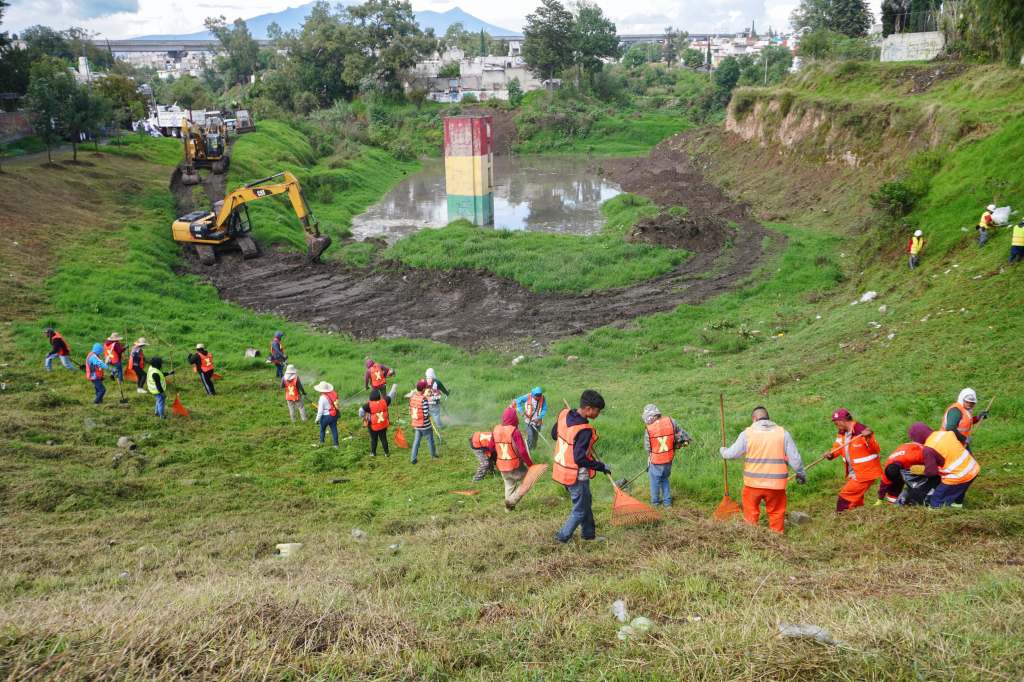 Supervisa Pepe Chedraui trabajos de desazolve y limpieza en vasos reguladores, barrancas y ríos de la&nbsp;capital