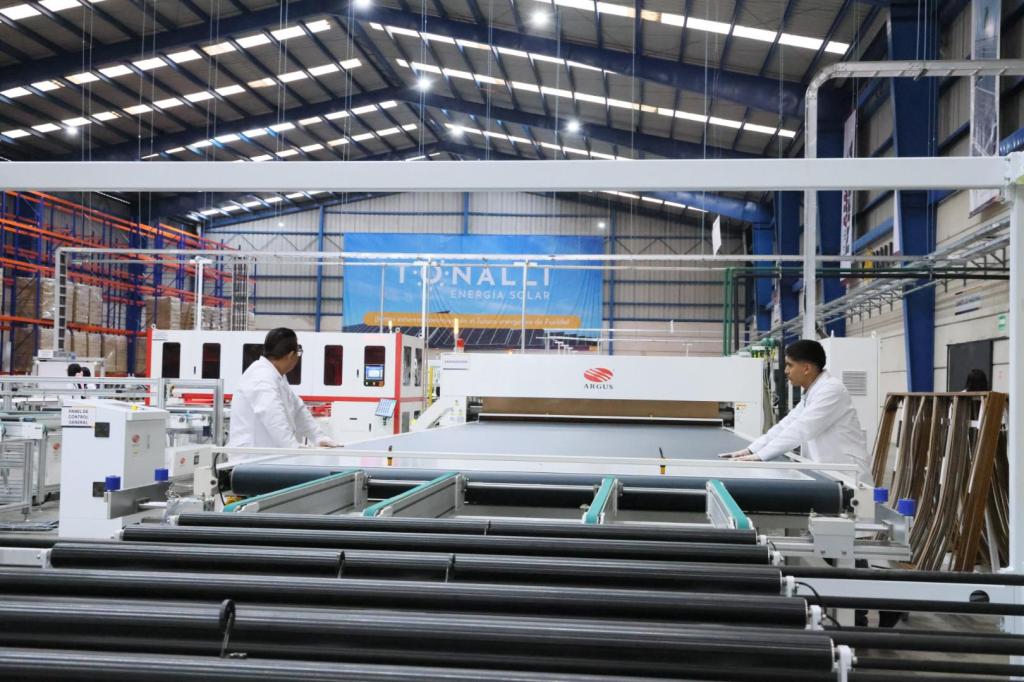 Armenta inaugura la Fábrica de Paneles Solares&nbsp;“Tonalli”