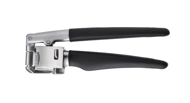 Profeco alerta sobre prensador de ajos de Ikea por riesgo de ingestión de pequeñas piezas&nbsp;metálicas