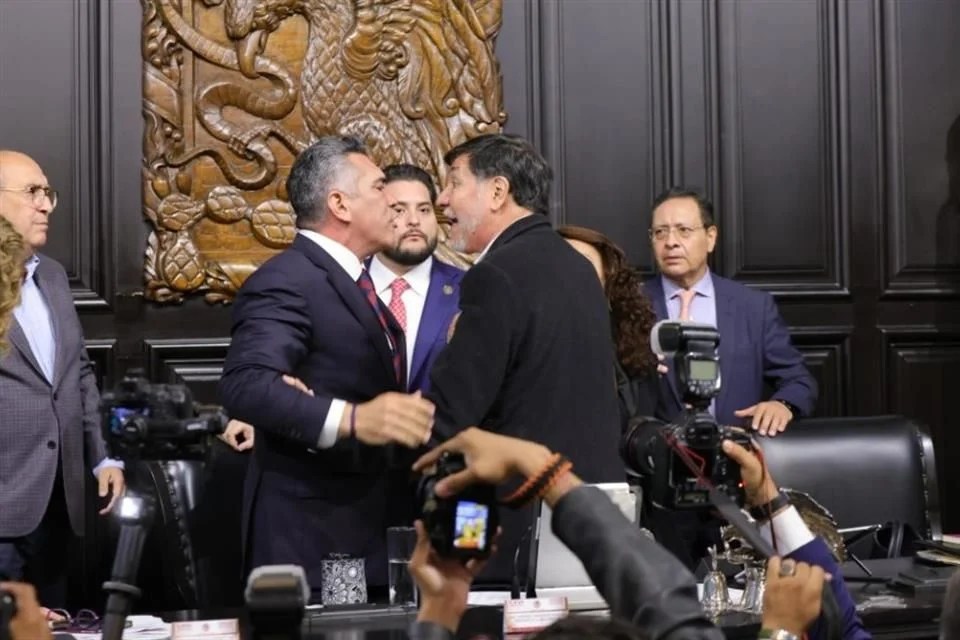 Agrede Alito a Noroña y se desata zafarrancho en&nbsp;Permanente