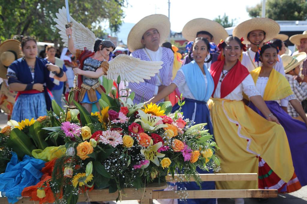 Gobierno de Puebla triplica apoyo al Huey Atlixcáyotl para preservar tradiciones&nbsp;originarias