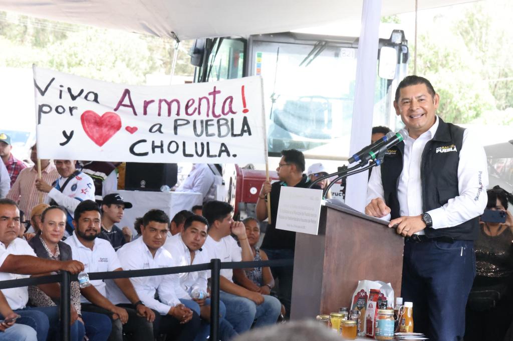 Pemex reafirma compromiso con Puebla; gobierno estatal recibe segunda entrega de&nbsp;asfalto