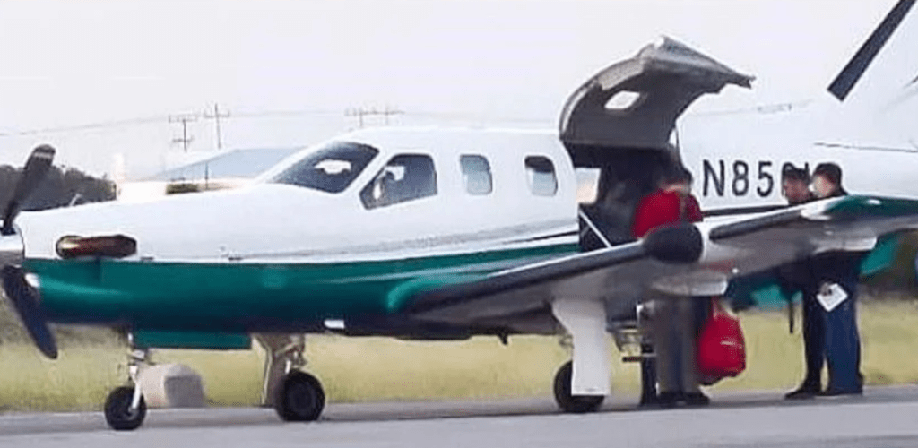 El austero de Noroña hace gira en avión&nbsp;privado