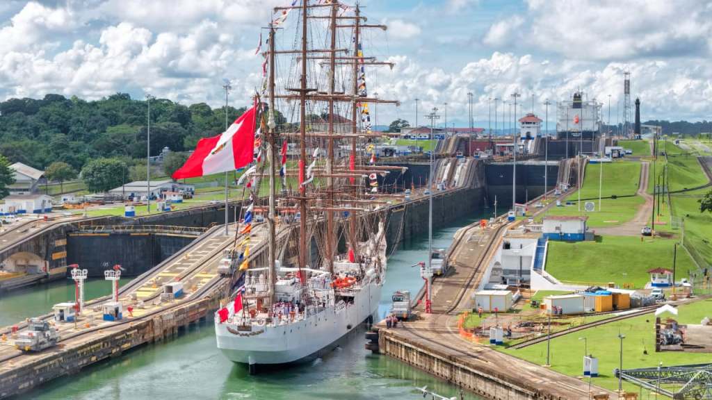 La Embajada de Perú recibió al velero B.A.P. Unión en el Puerto de Cruceros de&nbsp;Amador