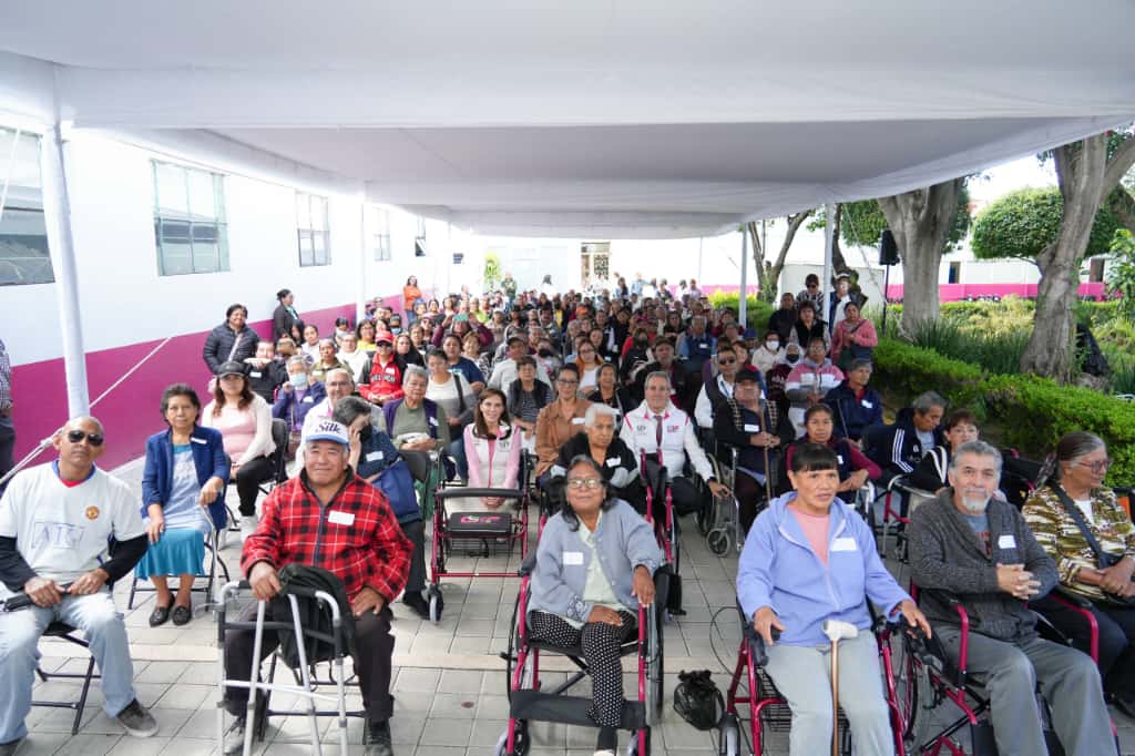 MariElise Budib y Pepe Chedraui entregaron 122 aparatos funcionales a personas con&nbsp;discapacidad