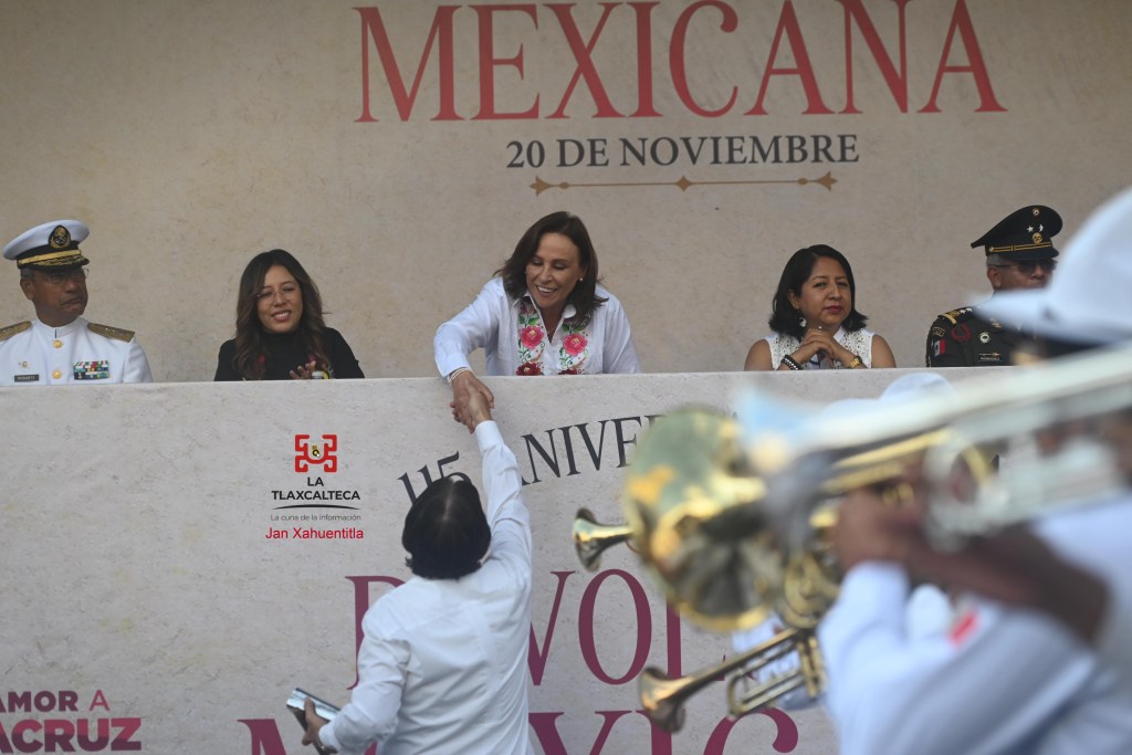 Rocío Nahle encabeza su primer Desfile Cívico–Deportivo por el 115 aniversario de la Revolución&nbsp;Mexicana