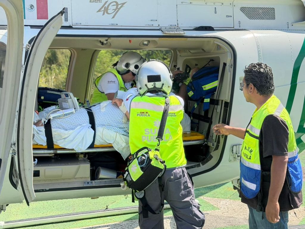 Atención inmediata permite traslado aéreo de joven con quemaduras desde Acatlán de&nbsp;Osorio