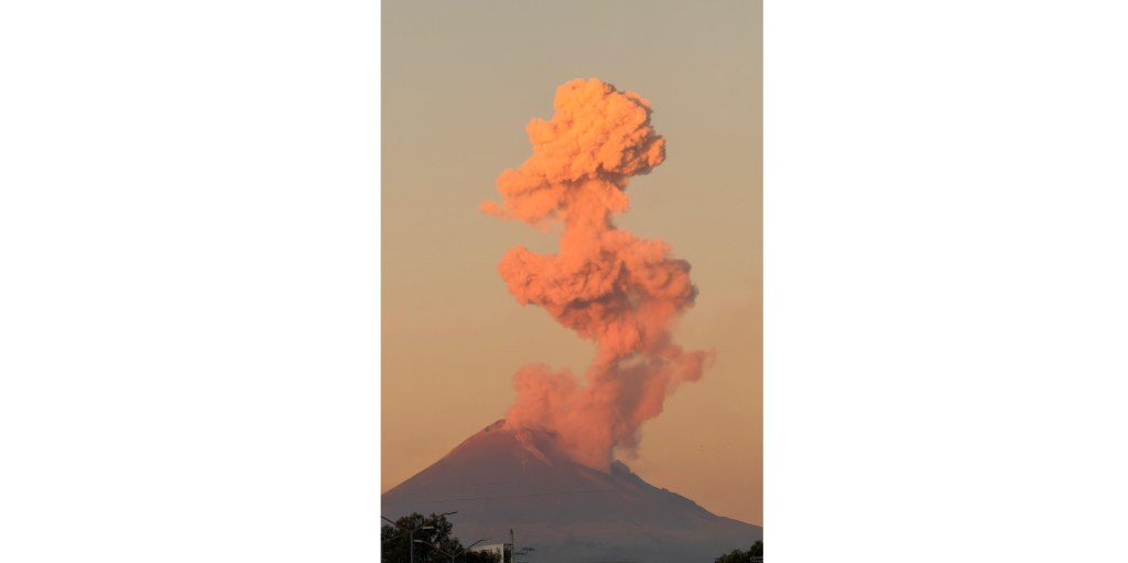 Popocatépetl emite fumarola de 1KM; actividad permanece en amarillo fase&nbsp;2