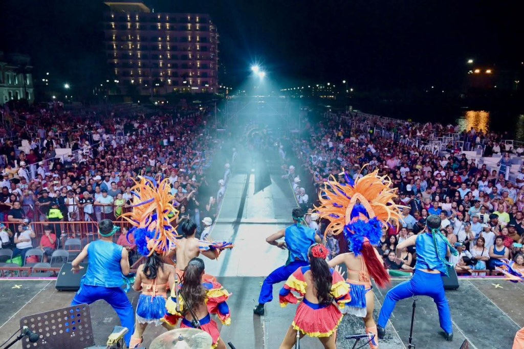 Turistas nacionales y extranjeros disfrutan un Carnaval seguro y&nbsp;ordenado