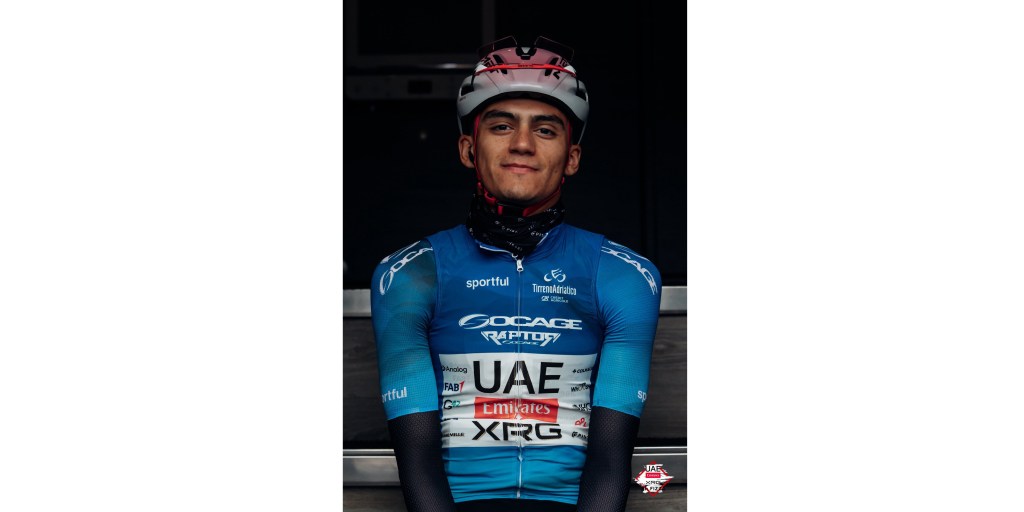 Isaac del Toro remontó para ganar la etapa 6 y ser líder de la Tirreno-Adriático