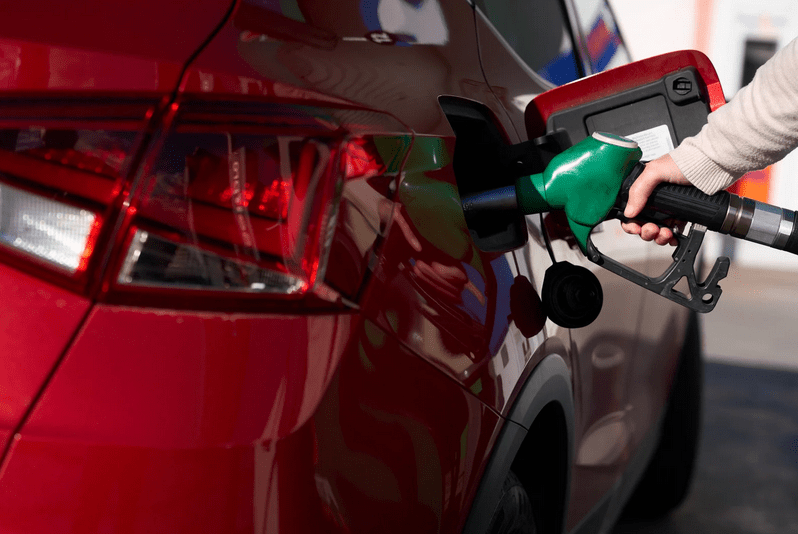 Gobierno y banca acuerdan reducir comisiones en pagos de gasolina; medida inicia en&nbsp;mayo