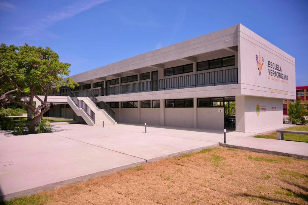 Rocío Nahle inaugura Escuela Veracruzana de Servicios&nbsp;Turísticos